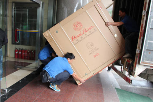 九寨沟钢琴贵重工艺品无忧运